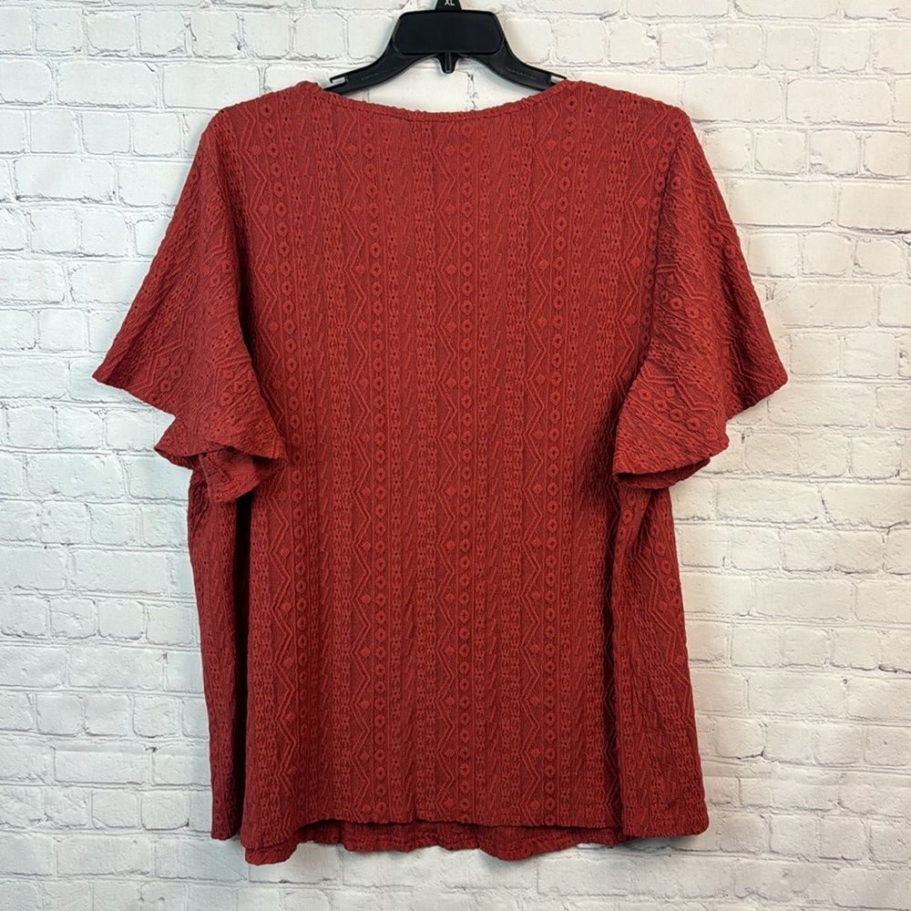 BloomChic Rust Colored Eyelet Flutter Sleeve Top Plus Sizes 2X 3X - Picture 6 of 6